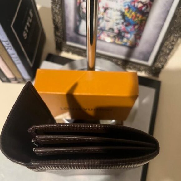 Louis Vuitton Epi Brown Wallet EUC - Picture 7 of 8